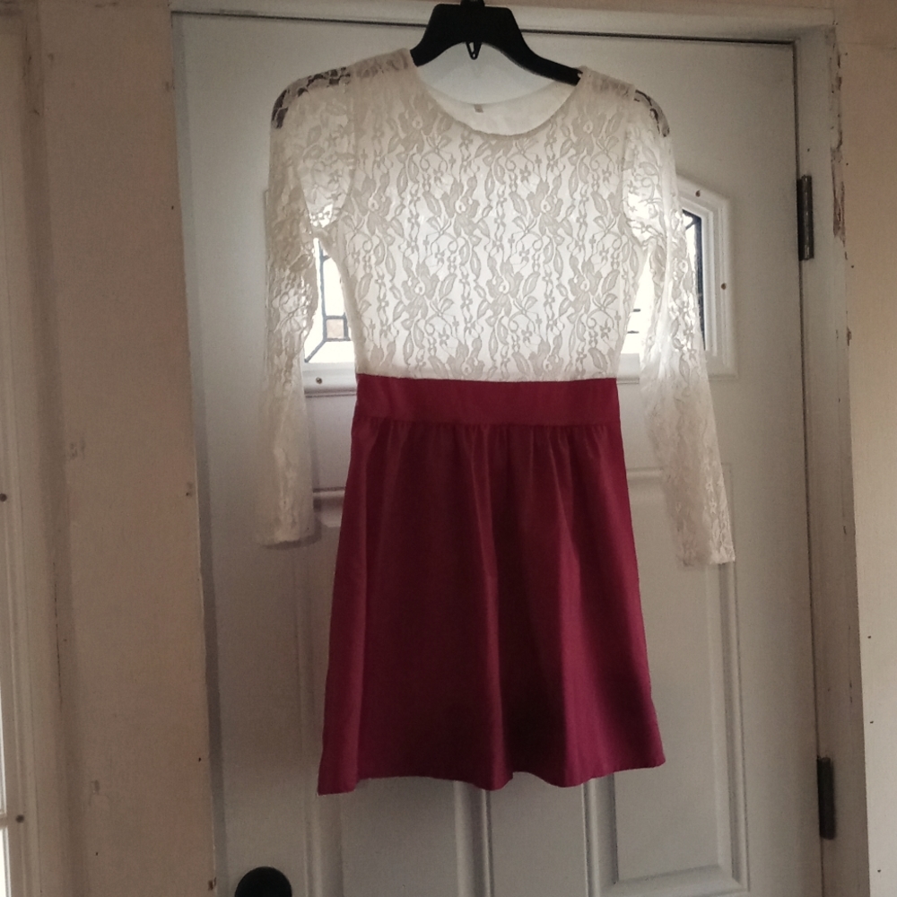 White floral pattern top and fuchsia solid bottom dress for girls size S